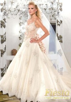 Свадебное платье Ф46285. А-силуэт, длинное со шлейфом.