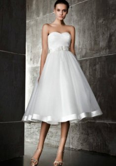 Свадебное платье Ф46290. С пышной юбкой, короткое без шлейфа.